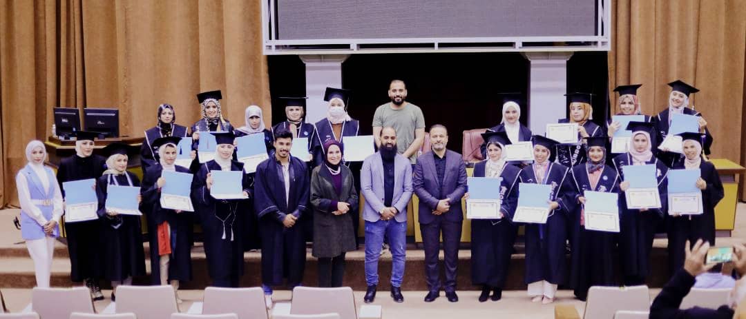 «طب الأسنان» تُكرِّم خريجيها بحضور «رئاسة الجامعة»