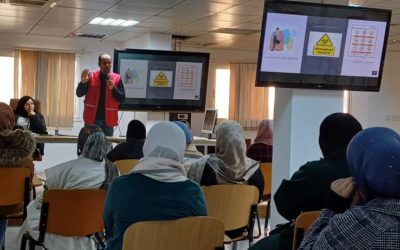 جامعة بنغازي تنظم محاضرة توعوية حول السلامة الحيوية والمهنية بكلية طب وجراحة الفم والأسنان