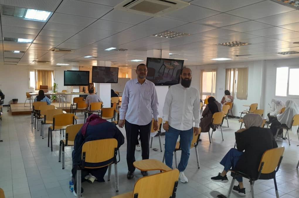 إجراء اختبار الدور الثاني لمادة علم الأنسجة