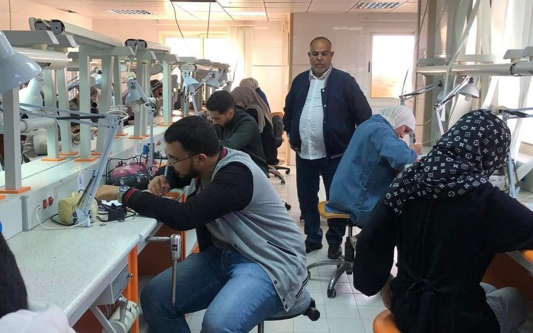 انتهاء الامتحان النظري النهائي لمادة التركيبات الثابتة