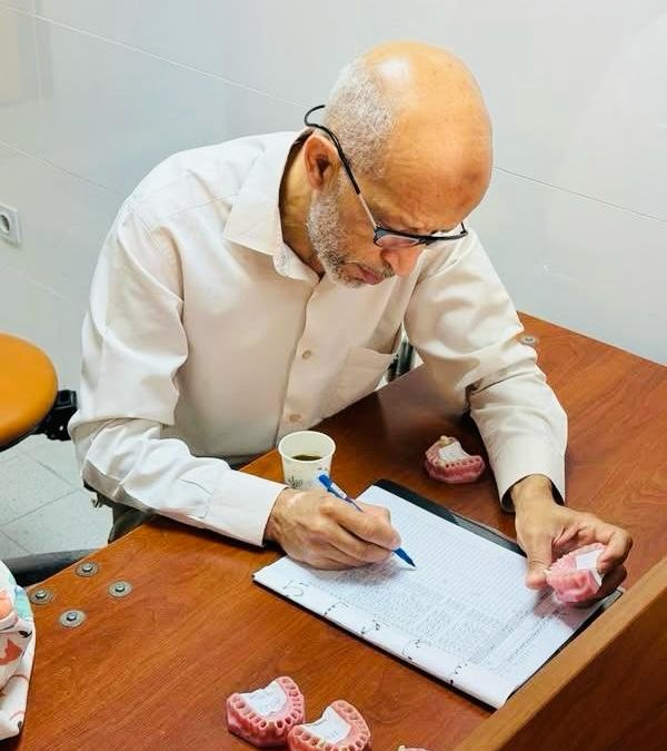 قسم الاستعاضة الصناعية الثابتة يواصل الامتحانات العملية لطلبة السنة الرابعة بكلية طب وجراحة الفم والأسنان